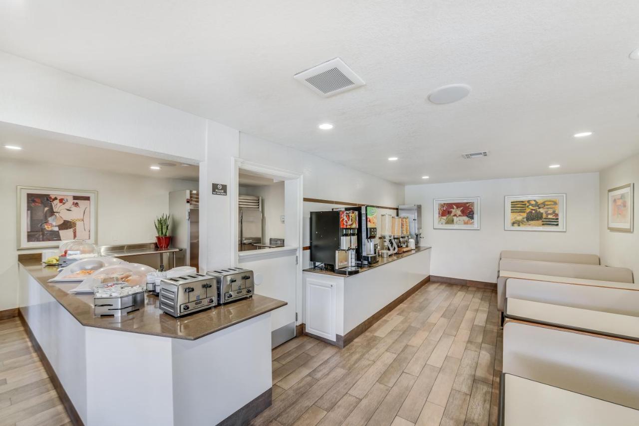 Anaheim Desert Inn & Suites Ngoại thất bức ảnh