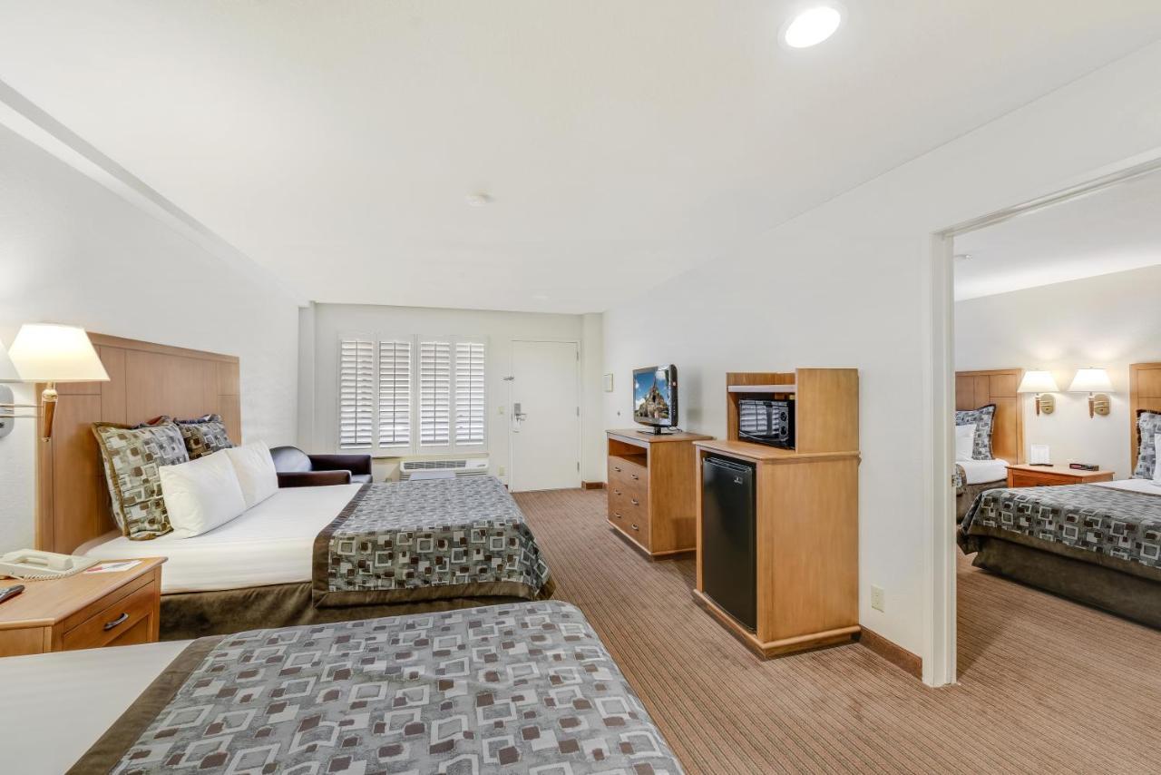 Anaheim Desert Inn & Suites Ngoại thất bức ảnh