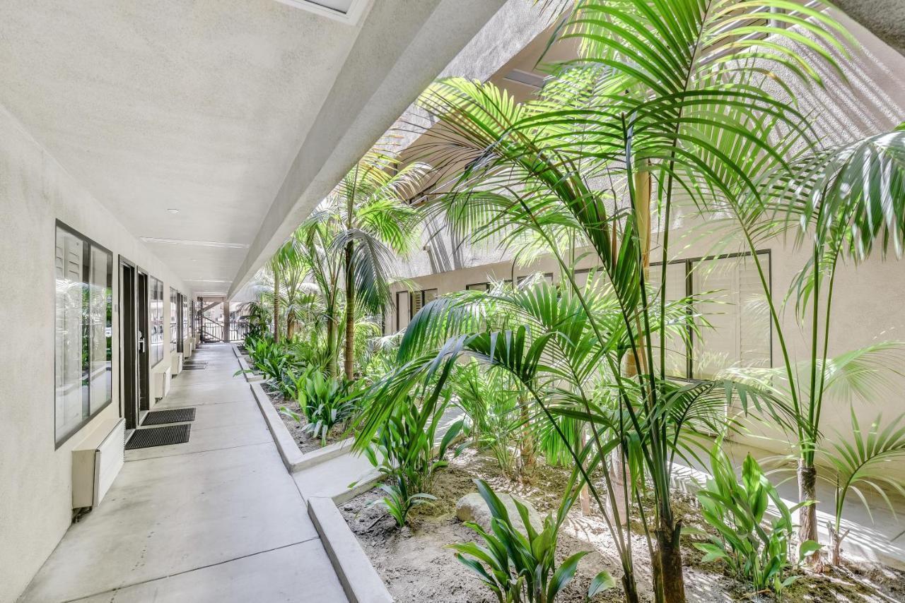 Anaheim Desert Inn & Suites Ngoại thất bức ảnh
